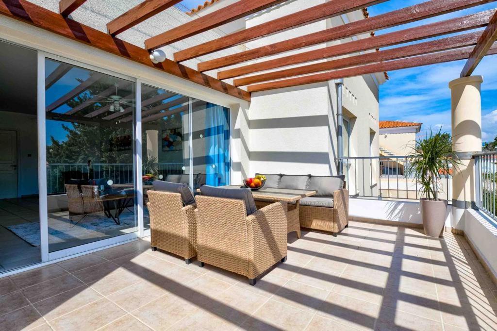 Penthouse Carina Apartment Paphos Exterior photo