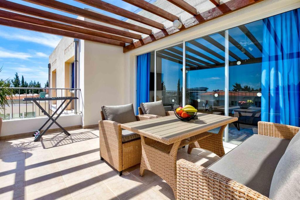 Penthouse Carina Apartment Paphos Exterior photo