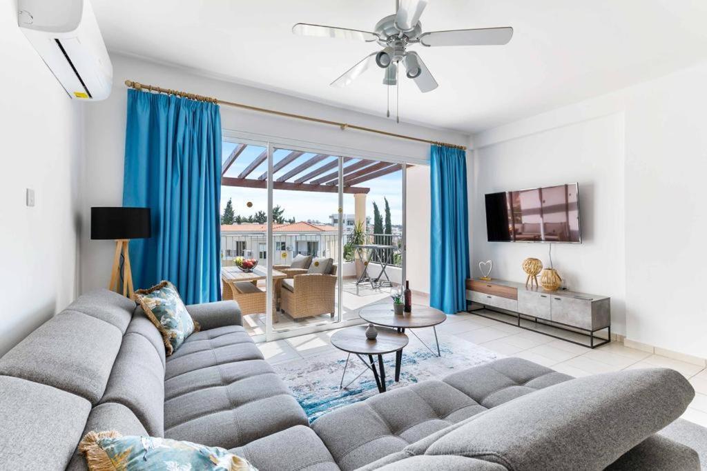 Penthouse Carina Apartment Paphos Exterior photo