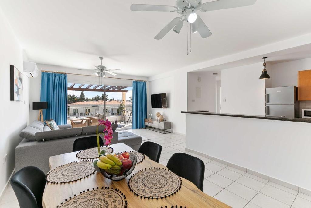 Penthouse Carina Apartment Paphos Exterior photo