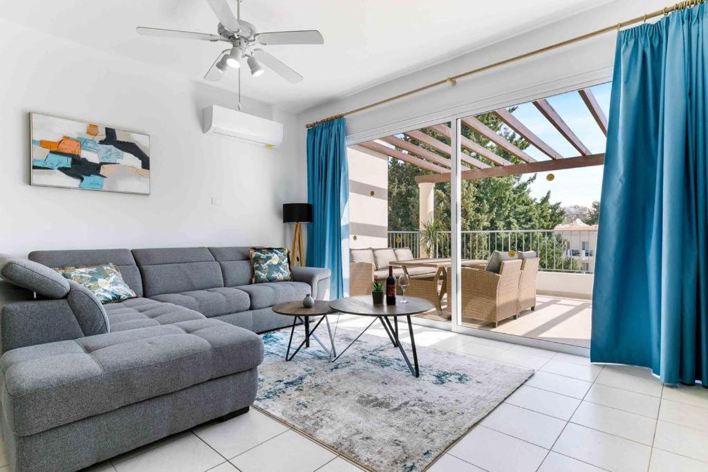Penthouse Carina Apartment Paphos Exterior photo