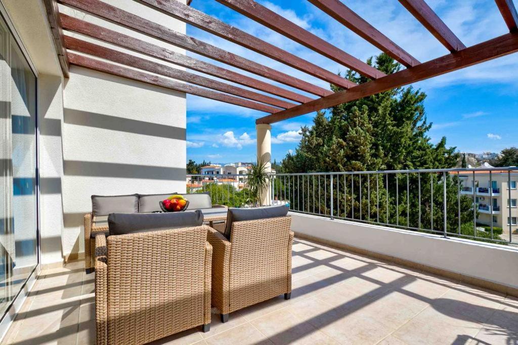 Penthouse Carina Apartment Paphos Exterior photo